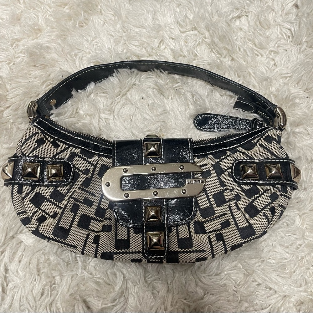Like New Guess Handbag